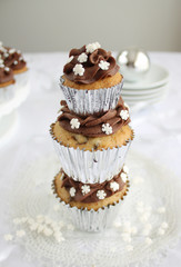 Cupcakes Navideños con Crema Chantilly de Chocolate