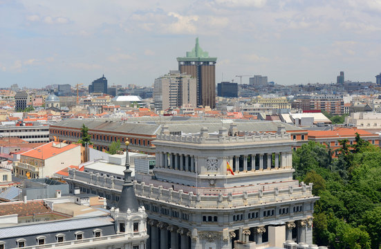 Edificio de Las Cariatides English: Caryatid Building, Photo taken from top of Circulo de Bellas Artes, Madrid, Spain.