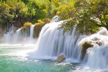 beeindruckende Wasserfälle im Krka Nationalpark und im NP Plitvicer Seen