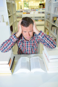 headache cause by reading