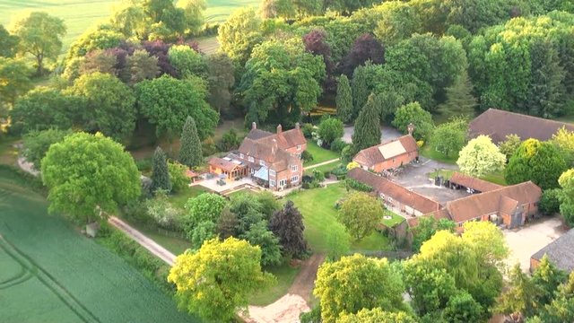 Aerial view of Buckinghamshire Landscape / Aerial view of Buckinghamshire Landscape - United Kingdom - Hot air balloon aerial videography