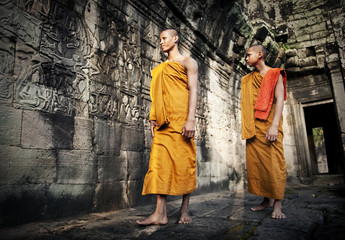 Contemplating monk, Angkor Wat, Siam Reap, Cambodia. - obrazy, fototapety, plakaty