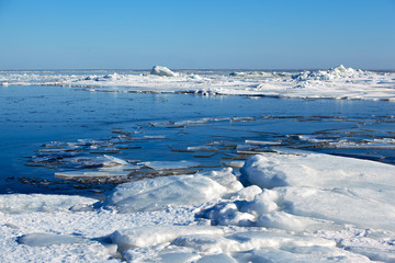 Obraz premium Ice hummocks on the Baltic Sea