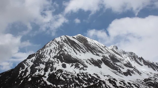 Timelapse cielo in Valtellina alla diga dei laghi di Cancano
