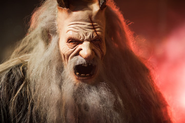 Perchten und Krampusse