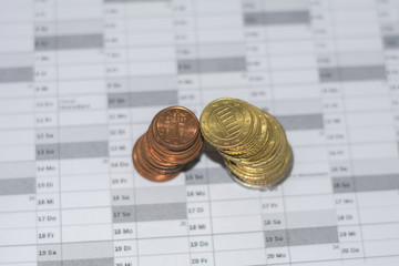 Kalender 2018 mit M&uuml;nzen - Planung der Finanzen