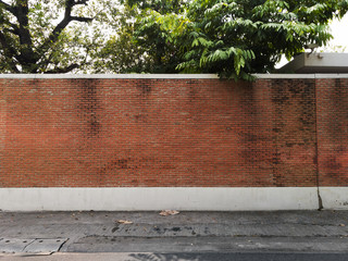 Street sidewalk © Run Always