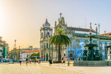 View of the igreja do carmo church in Porto, portugal. - obrazy, fototapety, plakaty