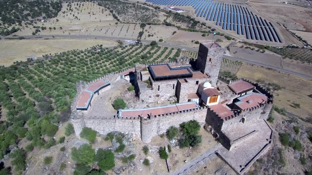 Castillo de Miraflores en Alconchel ( Badajoz, Extremadura). Video aereo