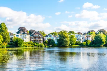 Blick auf die Außenalster in Hamburg, Deutschland © dudlajzov