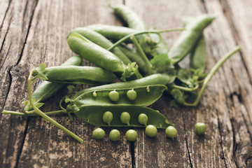 Fresh green peas (matte style)