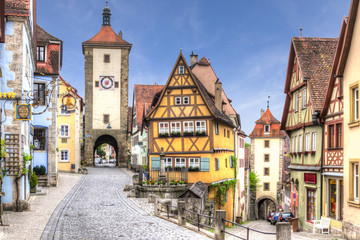 Fototapeta na wymiar Das Plönlein in Rothenburg ob der Tauber, eine der Hauptattraktionen der Stadt