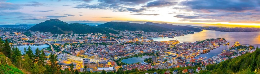Sunset view on Bergen and harbor from the mountain floyen - obrazy, fototapety, plakaty