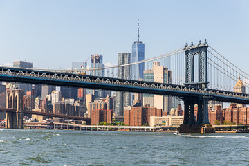 Fototapeta na wymiar Mahnattan Bridge and Manhattan skyline, NYC, USA