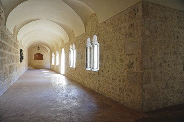 Chiostro Abbazia di Casamari, Lazio, Italia. Interno chiostro