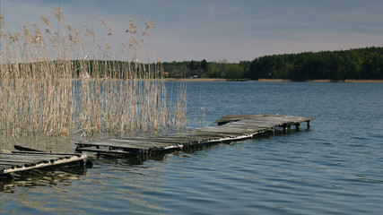 Pomost na jeziorze © Adam