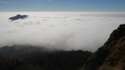 Panorama di nuvole in pianura sotto la Grigna 
