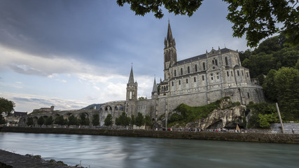 Fototapeta na wymiar views of the sanctuary of Lourdes.