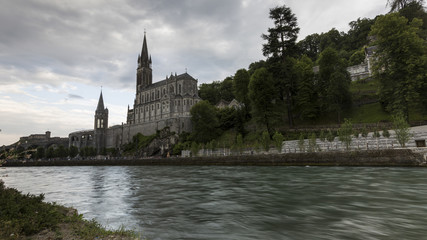 Fototapeta na wymiar views of the sanctuary of Lourdes.