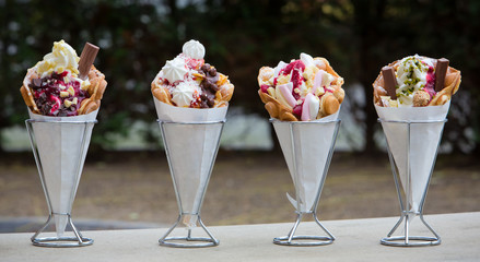 Bubble Waffle mit verschiedenen Toppings