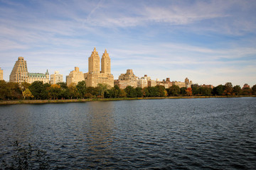Fototapeta na wymiar Scenic landscape of Reservoir of Central Park and skyscrapers, New York, USA