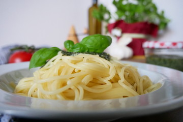 Spaghetti mit Pesto