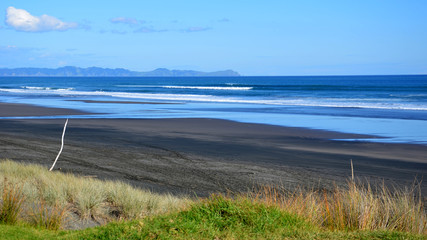 Fototapeta na wymiar Ruapuke black sand beach in New Zealand