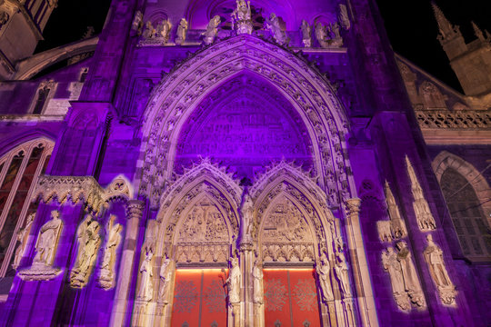 Parvis de la Coll&eacute;giale Saint-Thi&eacute;baut &agrave; Thann