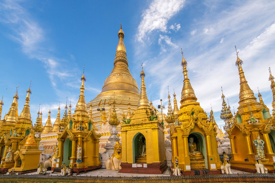 Shwedagon Pagoda in Yangon, Myanmar.