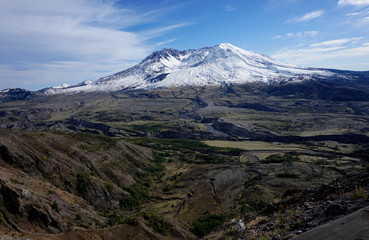 Fototapeta premium Mount Saint Helens volcano in the Washington State Cascade mountain range