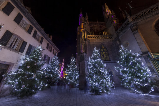 For&ecirc;t de sapins sur le parvis de la Coll&eacute;giale Saint-Thi&eacute;baut de Thann