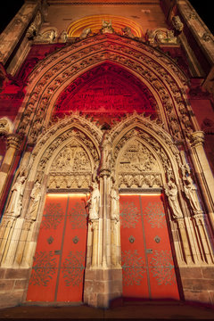 Parvis de la Coll&eacute;giale Saint-Thi&eacute;baut &agrave; Thann &agrave; No&euml;l