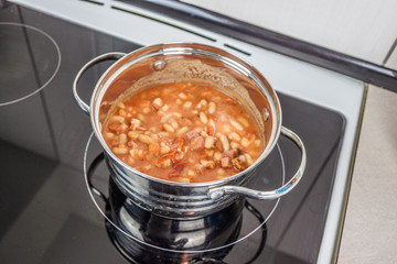Baked Beans soup / Rustic home cooking 