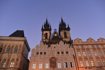 Obraz premium Alstädter Ring mit Teynkirche in Prag 