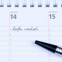 Kalender mit Eintrag - Reifen wechseln