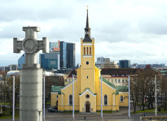 Obraz premium War of Independence Victory Column and St. John's Church in Tallinn.