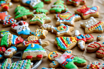 Fototapeta na wymiar Homemade colorful gingerbread cookies on table