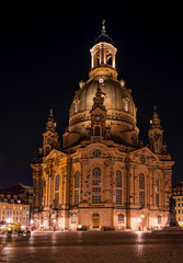 Fototapeta na wymiar Frauenkirche Dresden am Abend