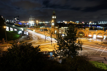Plakat Hamburg Landungsbrücken bei Nacht