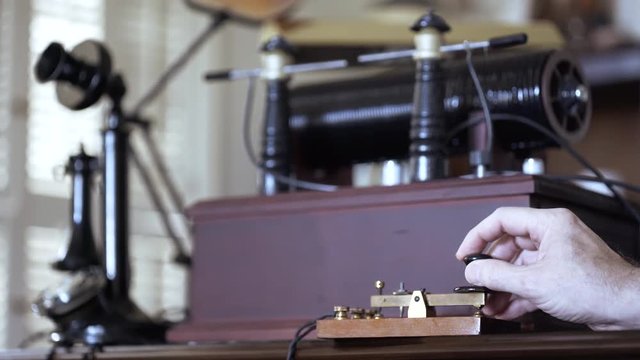 high voltage spark from 1912 spark gap transmitter 4k
Note: this is real spark, not CG