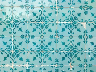 Walls in Portugal are beautiful 