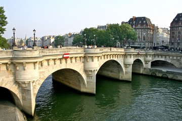 Fototapeta na wymiar Pont Neuf - Paris