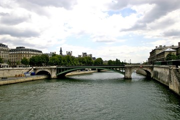 Fototapeta na wymiar Pont Notre-Dame - Paris