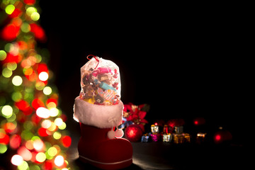 クリスマスイメージ/　文字等を入れ易い黒バック仕様仕様です。