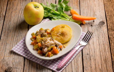 chicken with apple and vegetables
