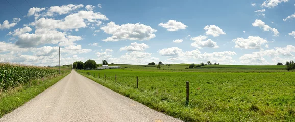 Rolgordijnen Road in the Rolling Rural Countryside © World Travel Photos