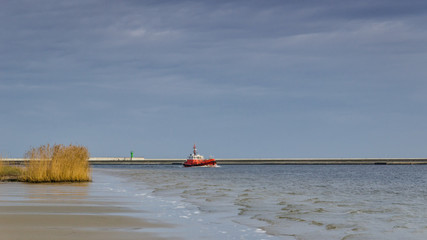 MARITIME PILOT - Pilot vessel within the port of Swinoujscie © Wojciech Wrzesień