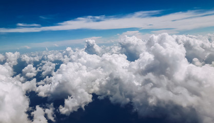 Beautiful group of cloud with blue sky in horizontal view