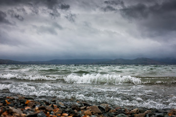 Waves on the lake on a cloudy day