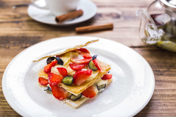 millefeuilles cake strawberries close-up